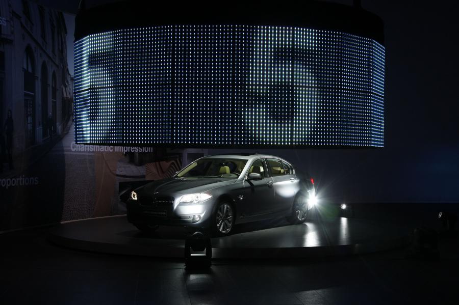  BMW 5-Series 2010 года  (фото 3 из 117)